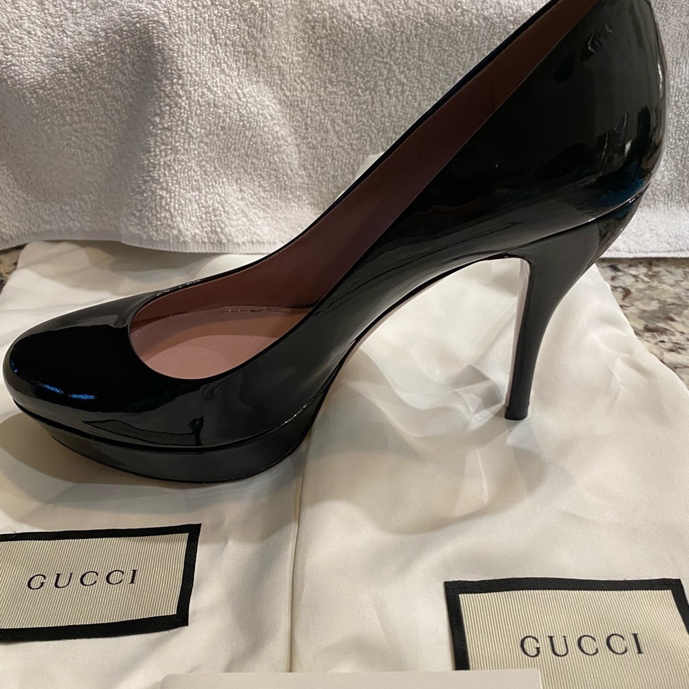 LN Authentic Gucci Patent Leather Platform Heels
